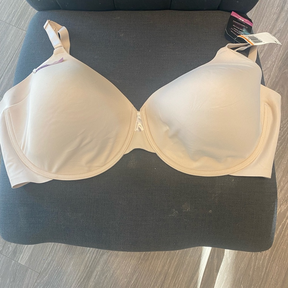 NWT Olga Cream 3 Prong Seamless Extra Side Coverage Nude Bra, size 44DD
